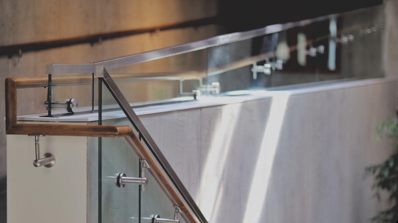 Cómo elegir una barandilla de cristal