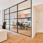 Cómo elegir divisiones de cristal para tu oficina